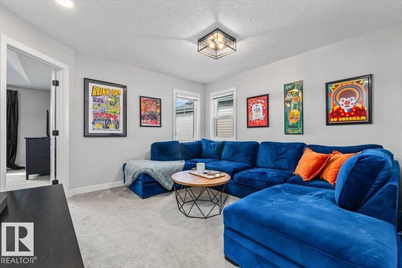 7402 Chivers Cr SW — photo 26 of 40