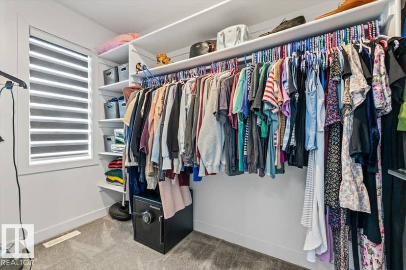 7402 Chivers Cr SW — photo 35 of 40