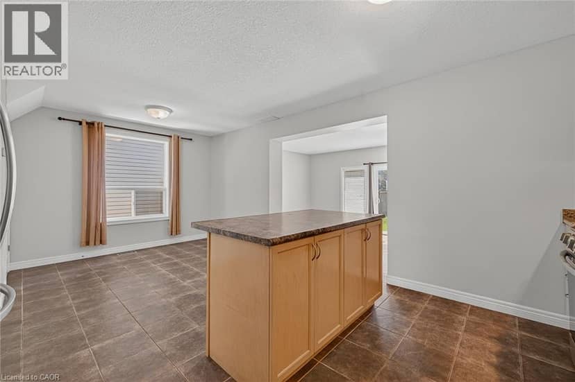19 SINCLAIR Street — photo 10 of 36