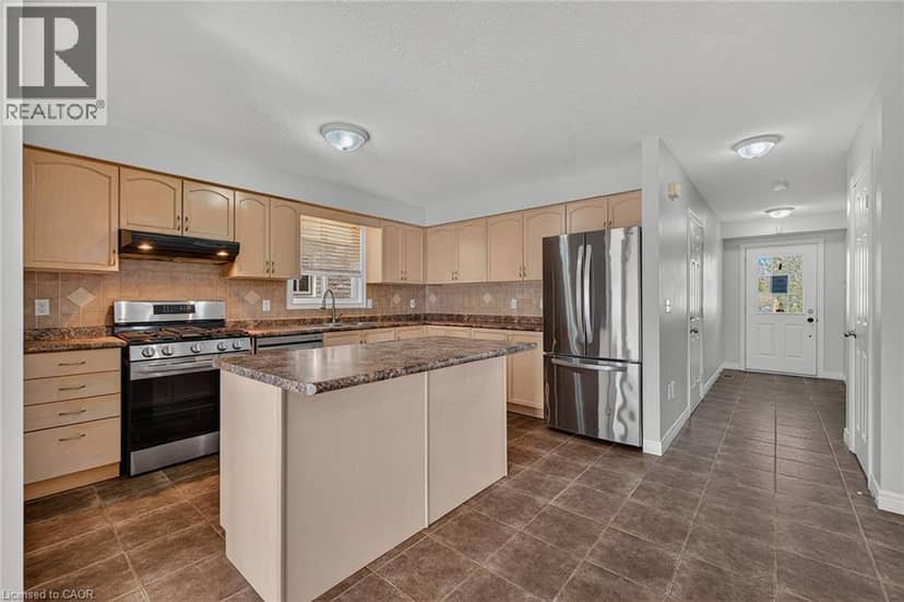 19 SINCLAIR Street — photo 4 of 36