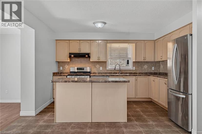 19 SINCLAIR Street — photo 6 of 36
