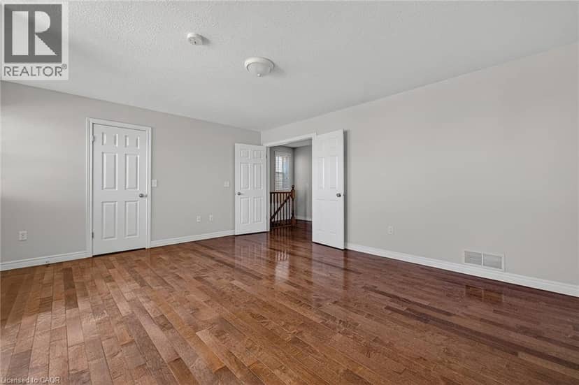 19 SINCLAIR Street — photo 16 of 36