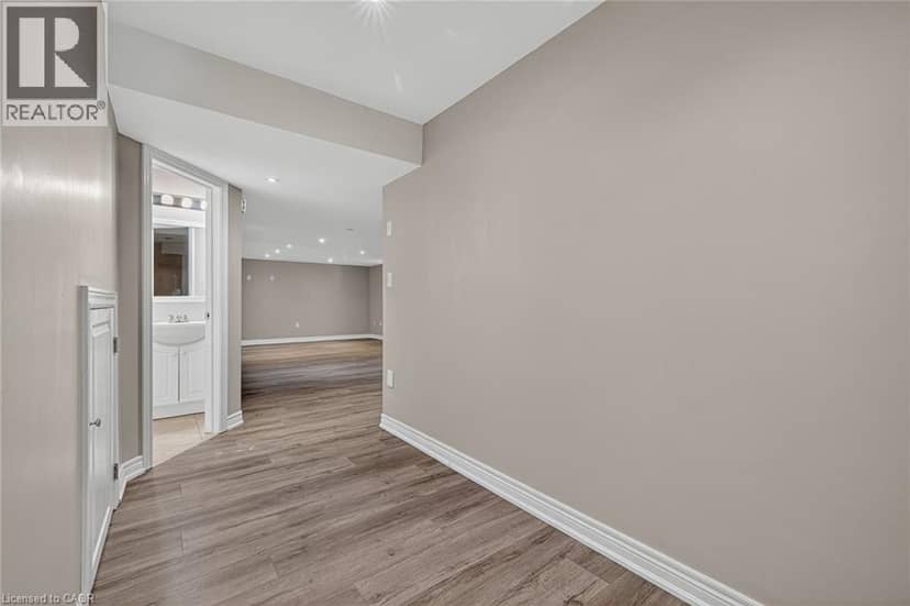 19 SINCLAIR Street — photo 27 of 36