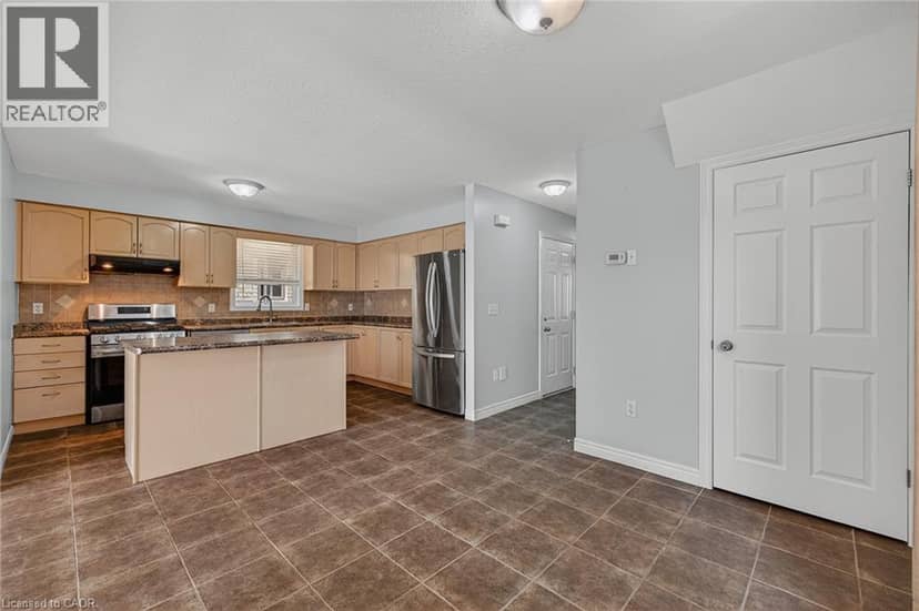 19 SINCLAIR Street — photo 7 of 36