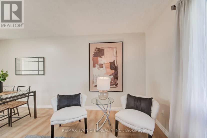 25 - 121 Morgan Avenue — photo 18 of 40