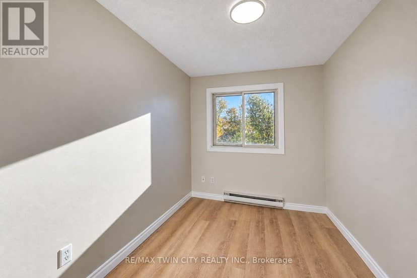 25 - 121 Morgan Avenue — photo 28 of 40