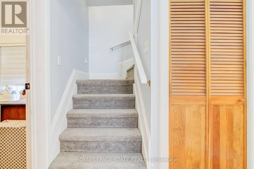 175 Rosslyn Avenue S — photo 26 of 40
