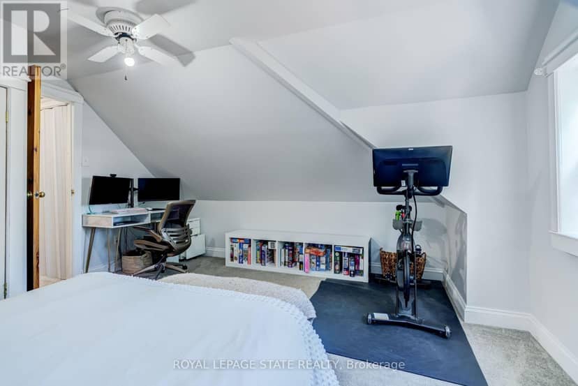 175 Rosslyn Avenue S — photo 31 of 40