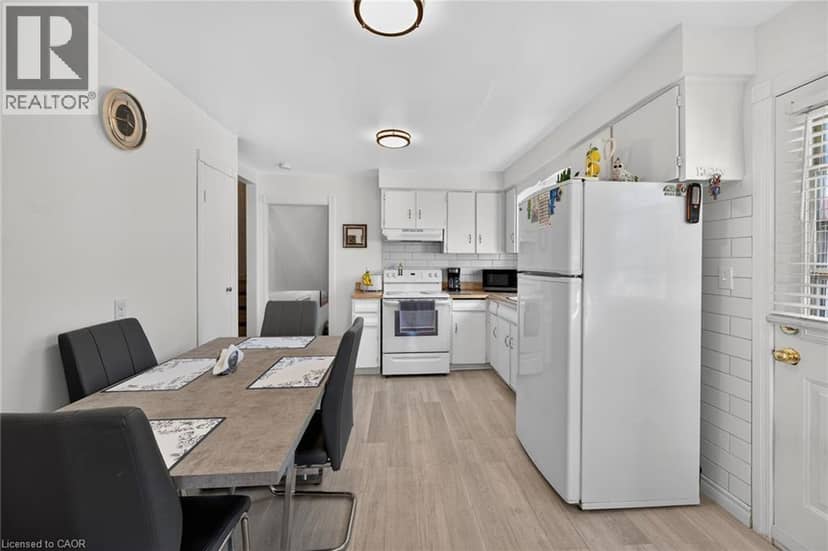 411 QUEEN VICTORIA Drive — photo 14 of 40