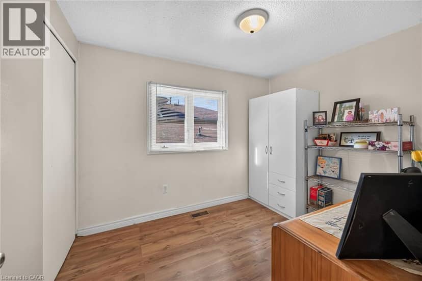 411 QUEEN VICTORIA Drive — photo 29 of 40