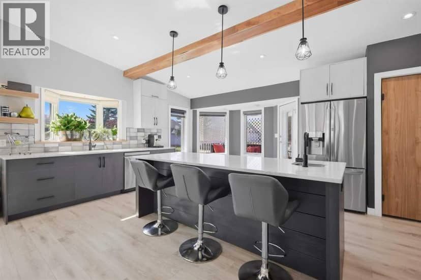 2 Densmore Crescent — photo 10 of 40