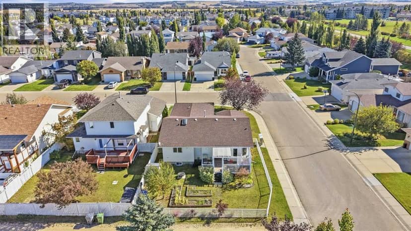 2 Densmore Crescent — photo 40 of 40