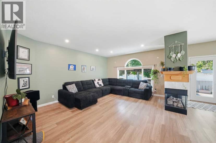 8 Drever Close — photo 12 of 38
