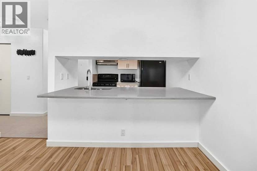 110, 525 56 Avenue SW — photo 10 of 40