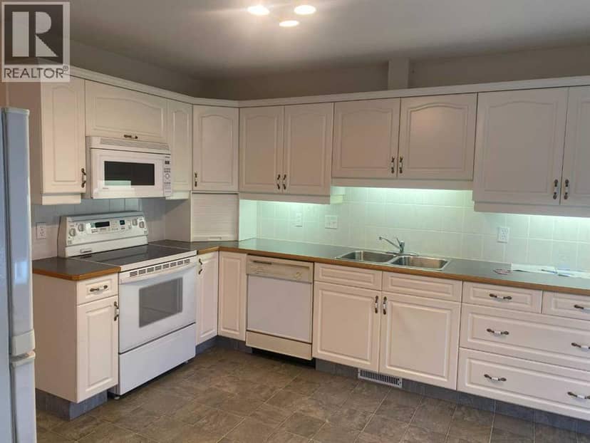 415 1 Avenue NW — photo 14 of 40