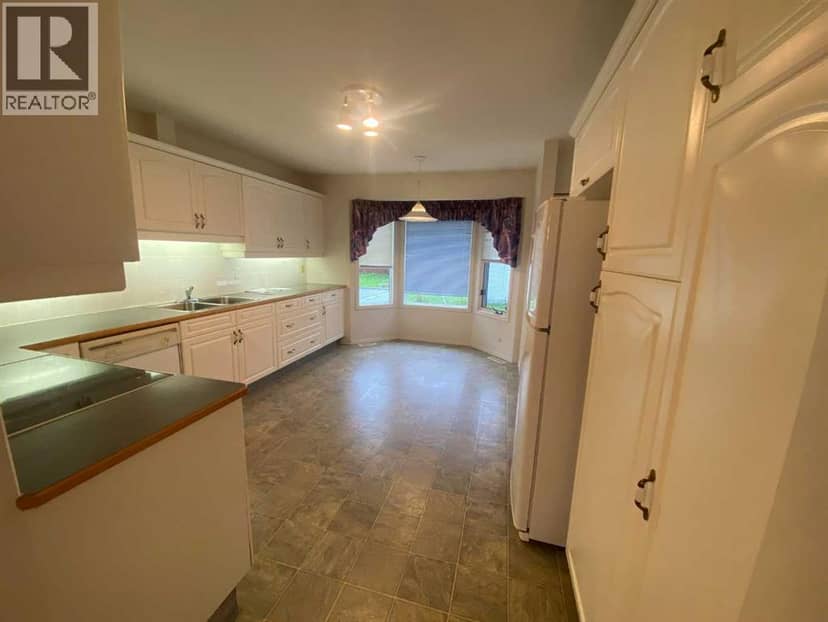 415 1 Avenue NW — photo 12 of 40