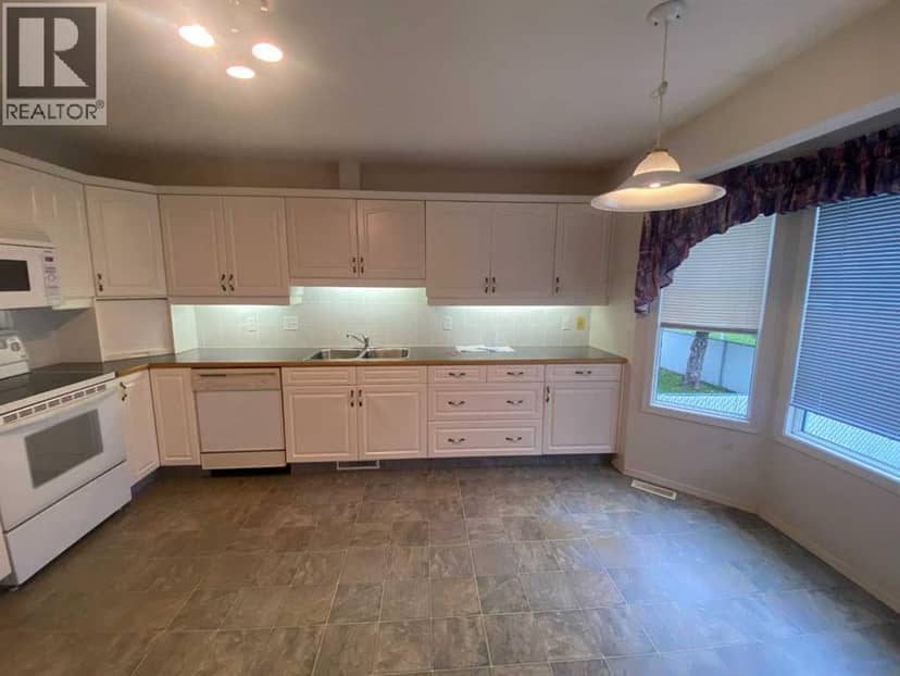 415 1 Avenue NW — photo 15 of 40