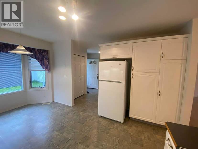 415 1 Avenue NW — photo 17 of 40