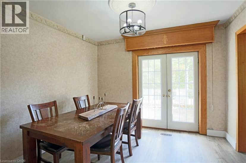 18 WALDAU Crescent — photo 13 of 28