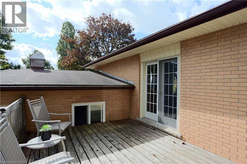 18 WALDAU Crescent — photo 22 of 28