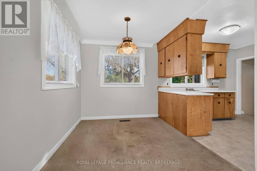1416 Woodfield Crescent, Kingston, photo 8