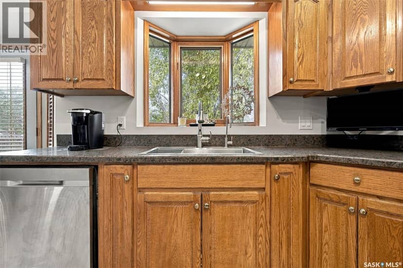 8310 Sherwood DRIVE — photo 15 of 40