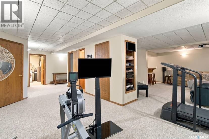 8310 Sherwood DRIVE — photo 30 of 40