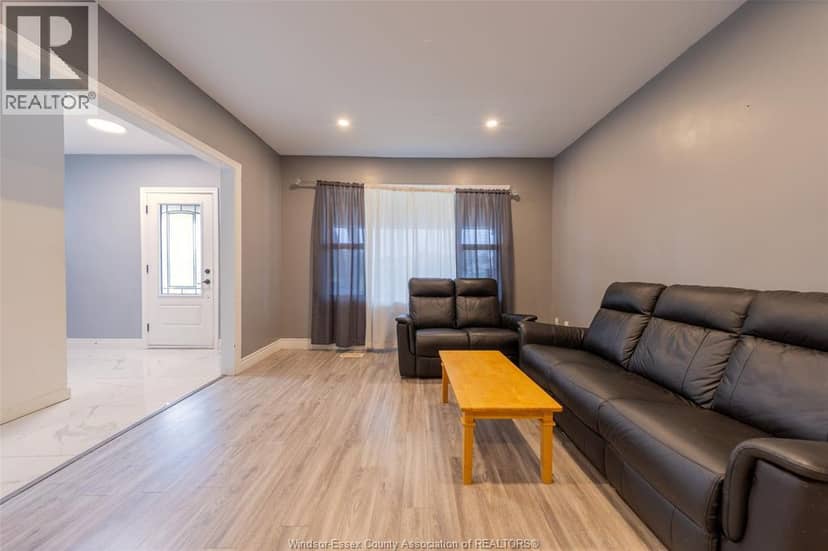394 Crawford Avenue — photo 5 of 21