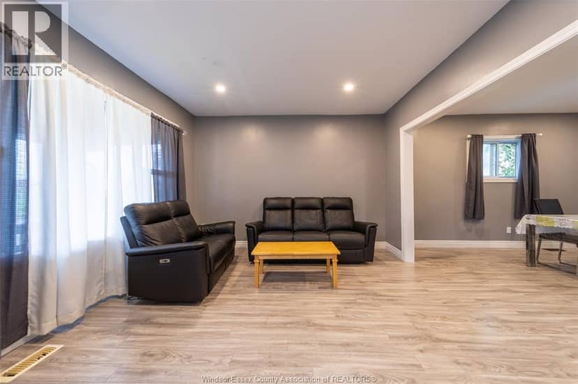 394 Crawford Avenue — photo 6 of 21