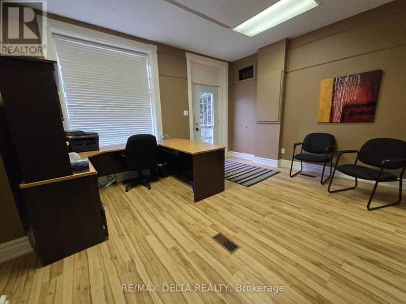 1044-1046 King Street — photo 14 of 23