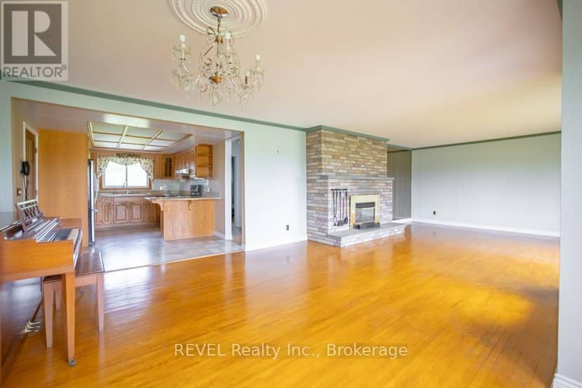 2229 Houck Crescent — photo 9 of 40