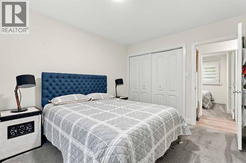 137 Lissington Drive SW — photo 20 of 40