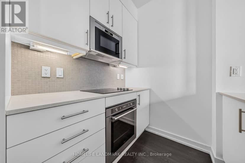 705 - 297 College Street — photo 14 of 38
