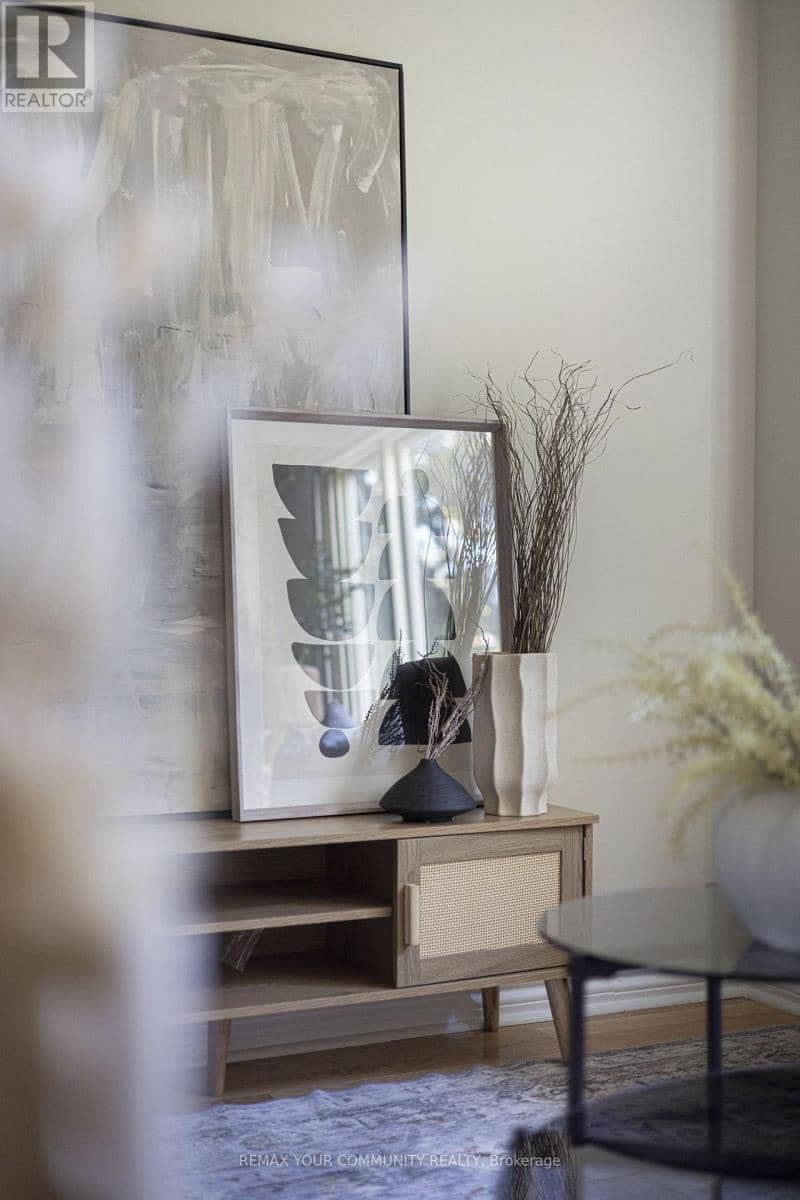 17 Portneuf Court, Toronto, photo 8
