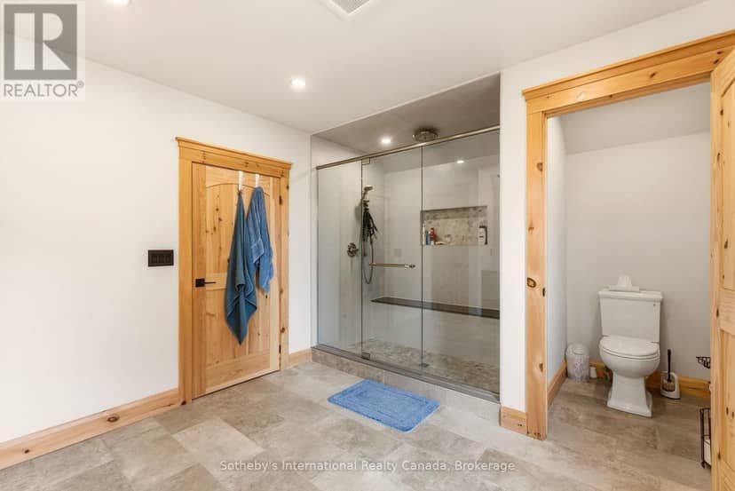 1935 McLeod Drive — photo 24 of 40