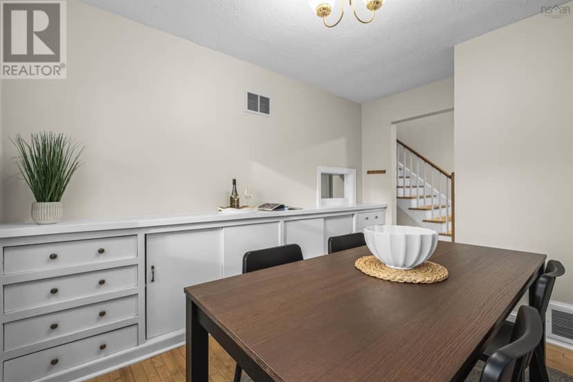 3176 Hemlock Street — photo 10 of 38