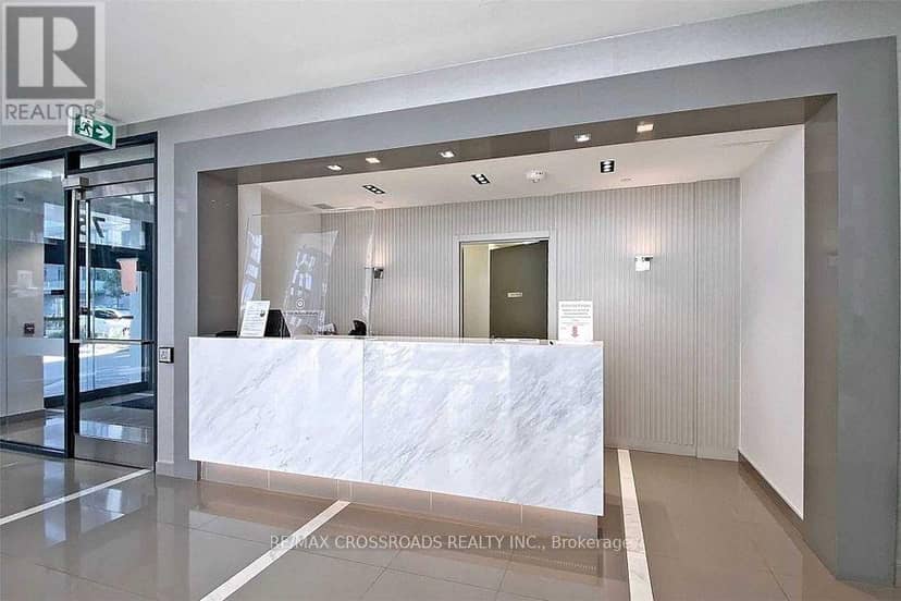 1608 - 75 Oneida Crescent, Richmond Hill, photo 4