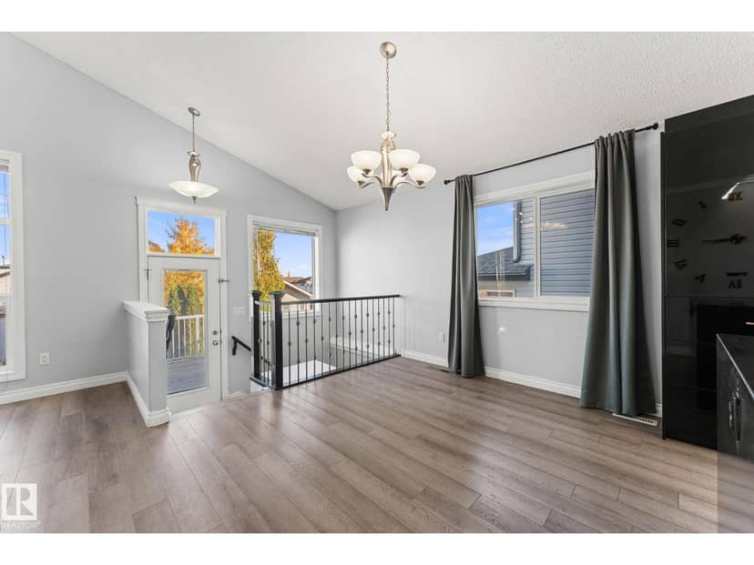 15407 47 ST NW NW — photo 13 of 40