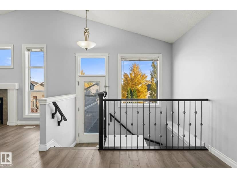 15407 47 ST NW NW — photo 34 of 40