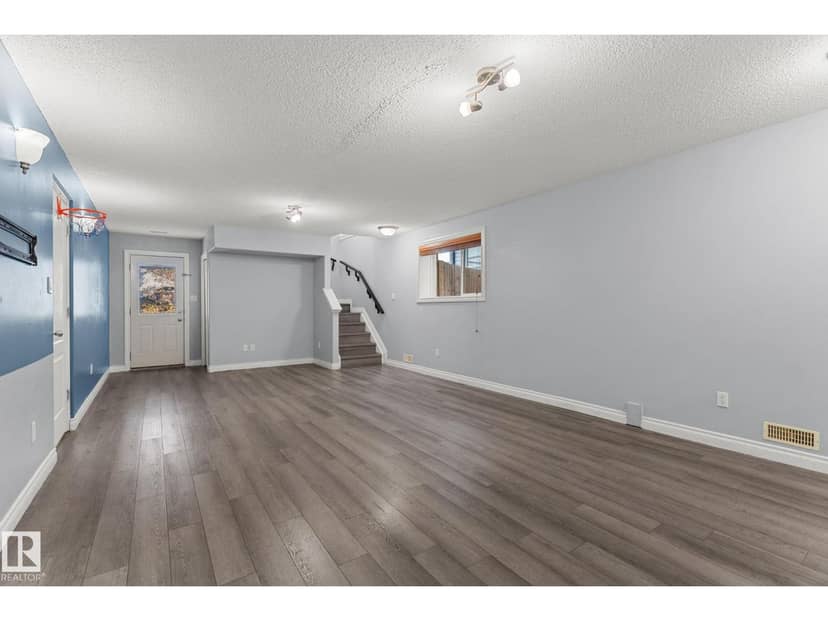 15407 47 ST NW NW — photo 36 of 40