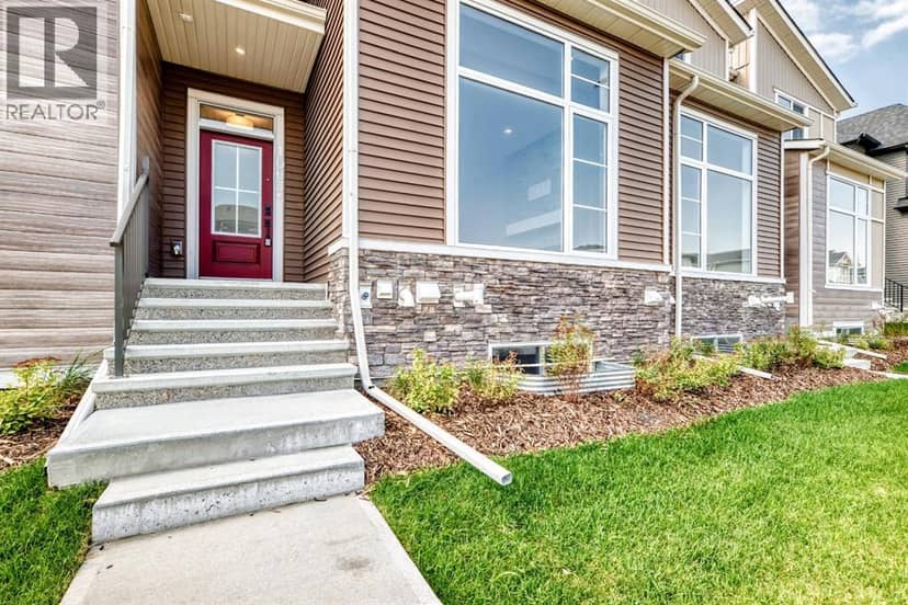 1063 Bayview Crescent SW, Airdrie, photo 2