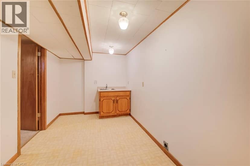 44 GREENSVIEW Drive — photo 34 of 40