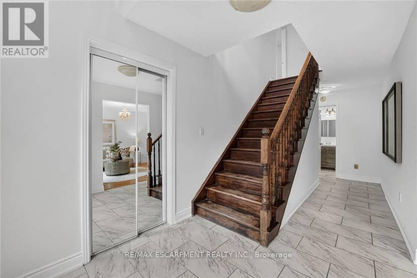 2450 Overton Drive, Burlington, photo 6
