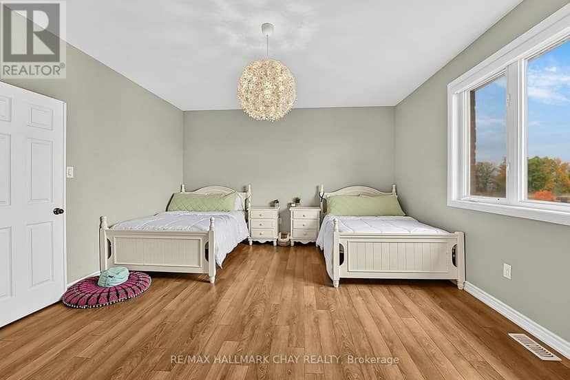 8445 Sweet Chestnut Drive — photo 22 of 40