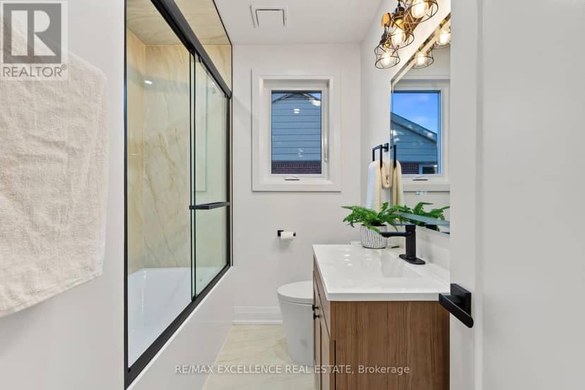 98 Wise Crescent — photo 12 of 36