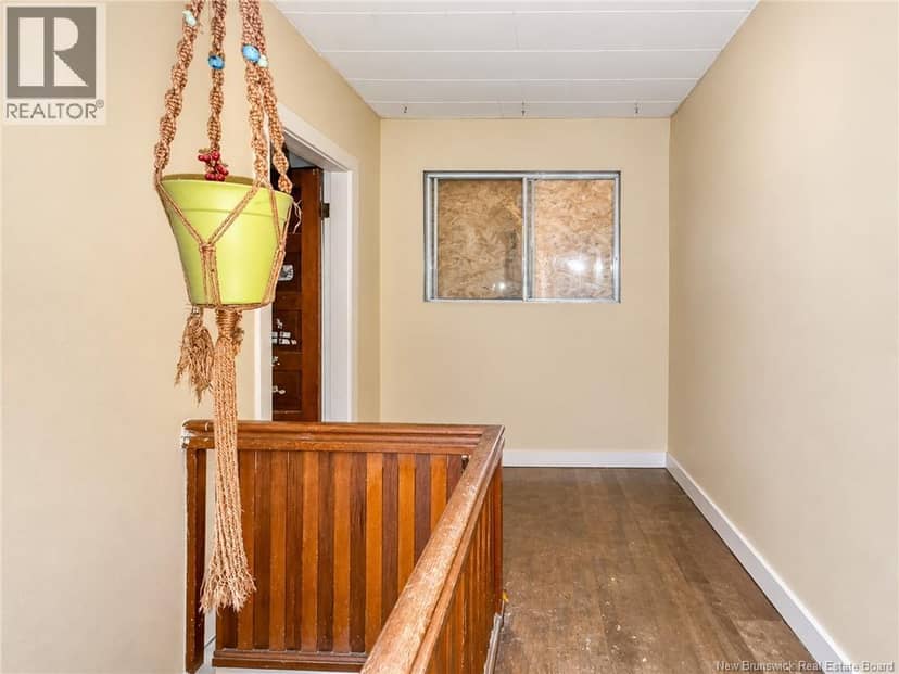 194-196 Tower Street — photo 18 of 34
