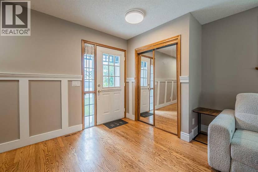 109 Douglas Glen Court SE, Calgary, photo 4