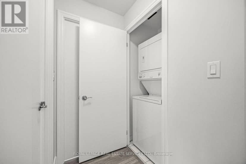 1704 - 1359 Rathburn Road E — photo 23 of 40