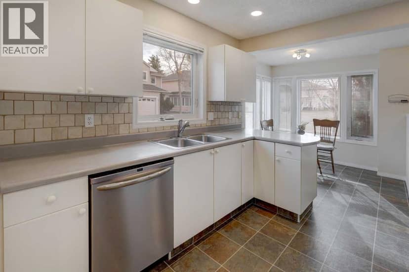 37, 388 Sandarac Drive NW, Calgary, photo 5