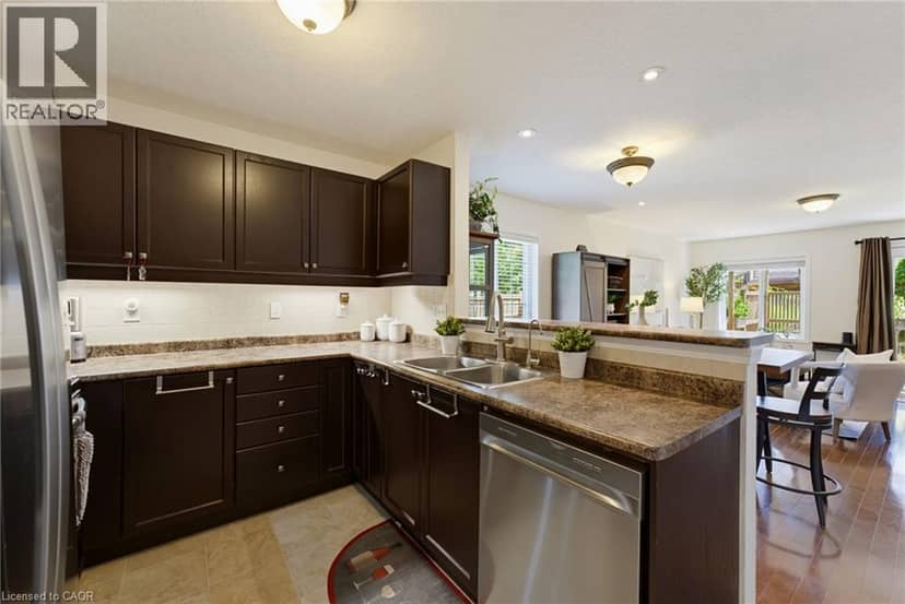 934 ZELLER Crescent, Kitchener, photo 7